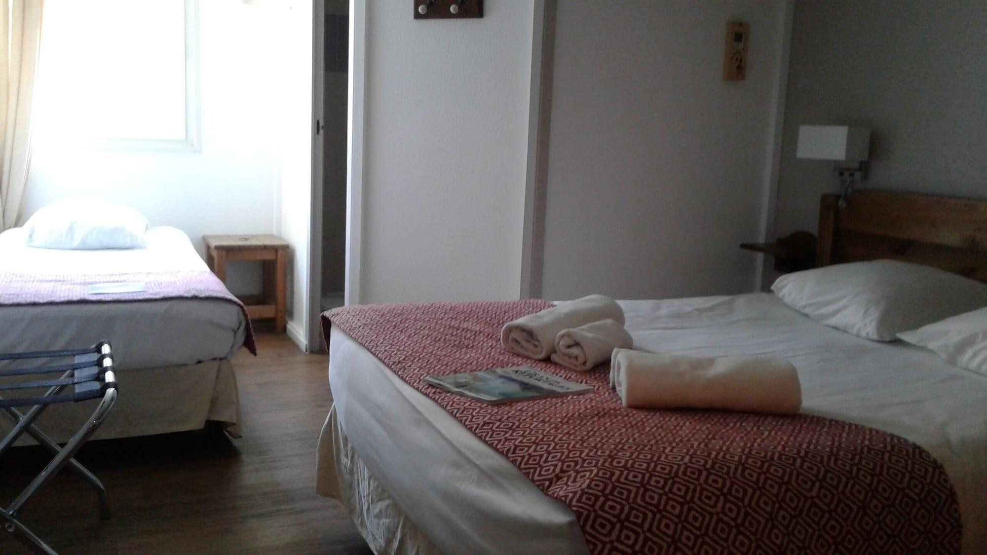 อินเตอร์โฮเต็ลพอร์ตเดอเจอแนฟ Hotel ไยยาร์ด ภายนอก รูปภาพ
