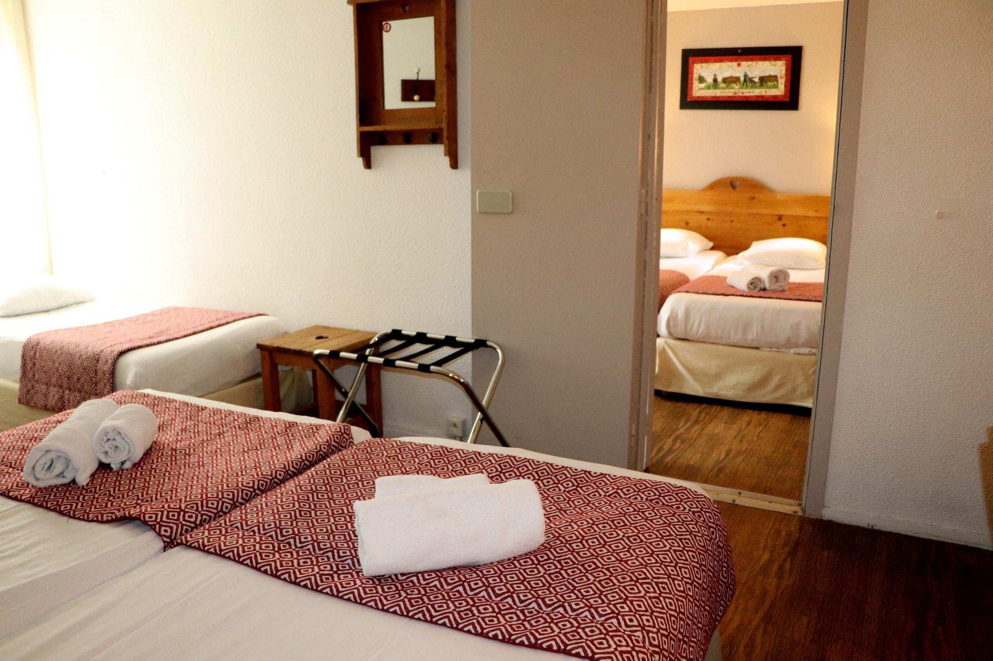 อินเตอร์โฮเต็ลพอร์ตเดอเจอแนฟ Hotel ไยยาร์ด ภายนอก รูปภาพ